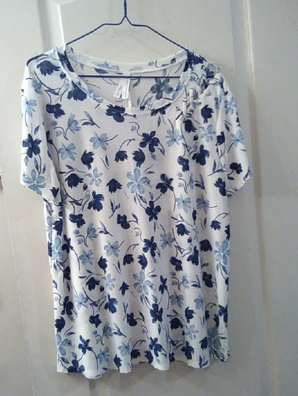 White & Blue Floral Short-Sleeve Womens Top
